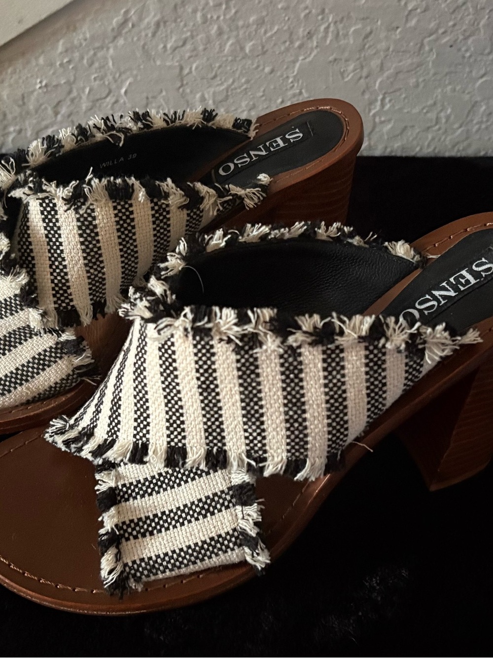 Senso Striped Frayed Slide Sandal in Black & White SZ 39